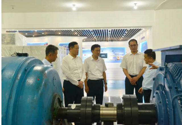 電力集團(tuán)黨委書記、董事長(zhǎng)李偉到新風(fēng)光調(diào)研