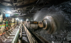 設(shè)備升級(jí) 高質(zhì)發(fā)展 | 新風(fēng)光高壓SVG為煤礦電網(wǎng)裝上"智能穩(wěn)壓器"